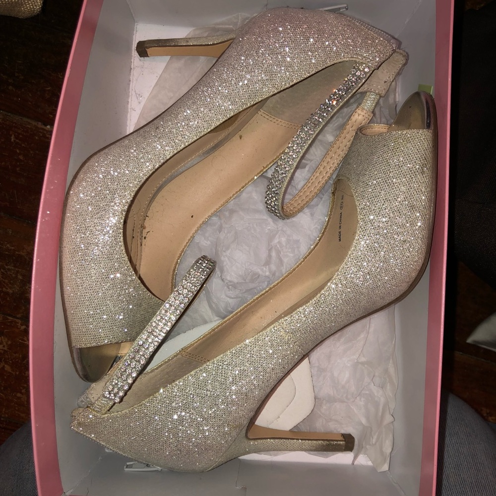 Silver glittered 4 inch heels